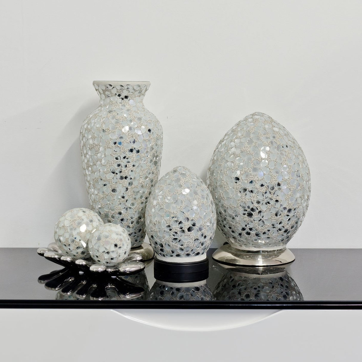 White Flower Medium Mosaic Glass Egg Lamp