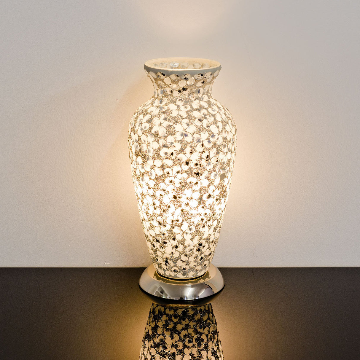 White Flower Medium Mosaic Glass Vase Lamp