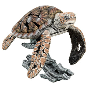 Edge Sea Turtle Sculpture – Sculpture by Febland