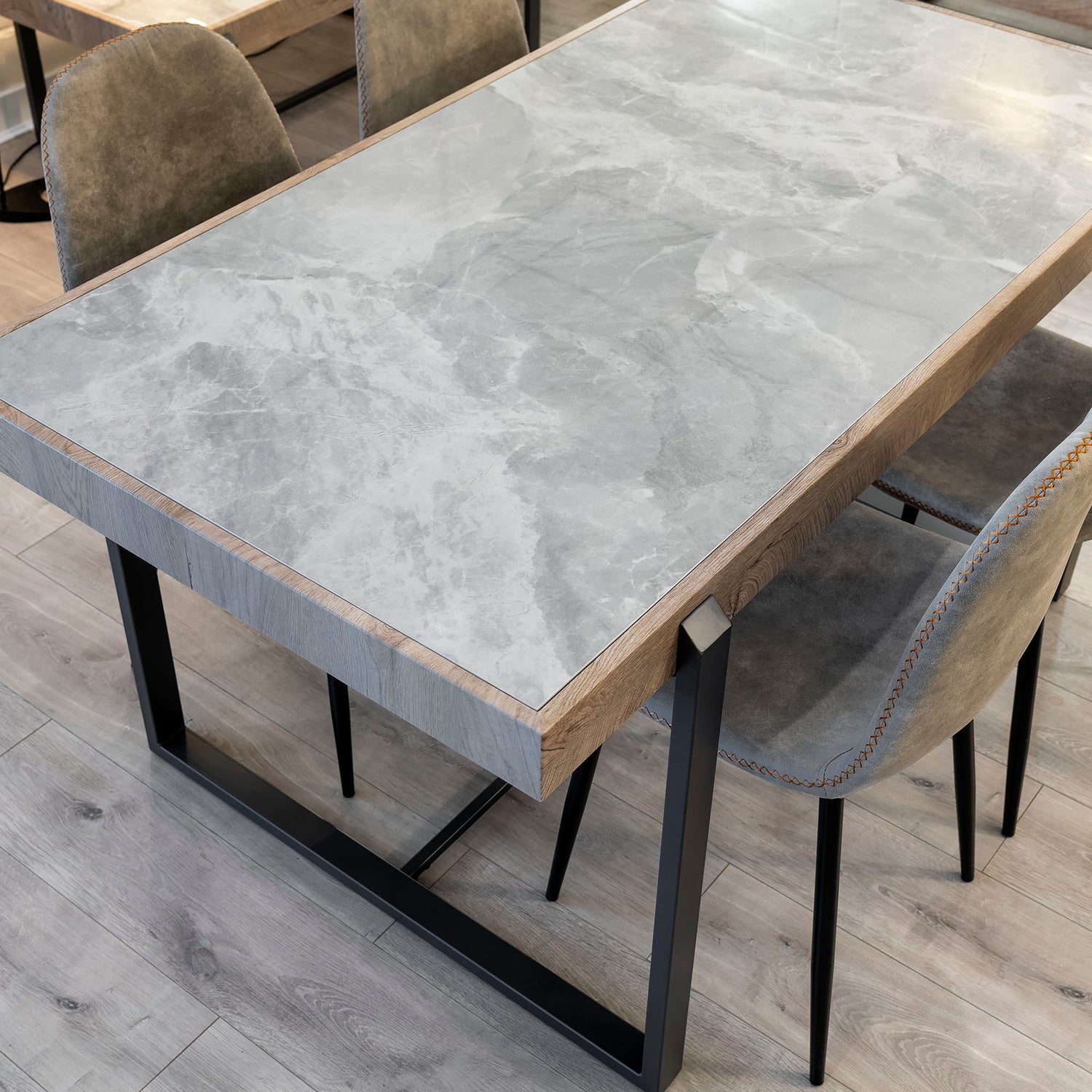 Novara Dining Table