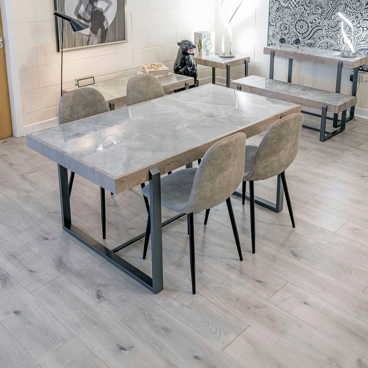 Novara Dining Table