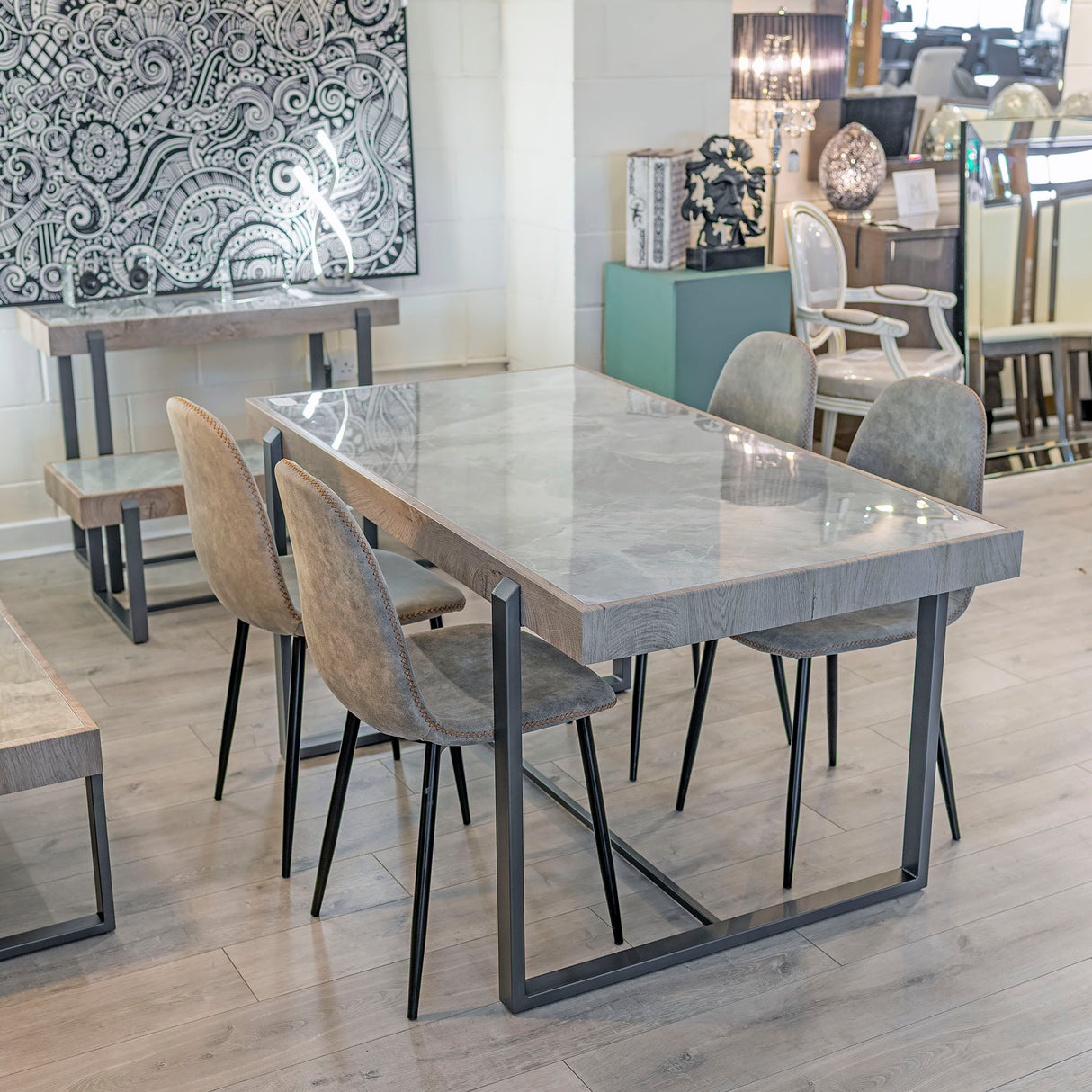Novara Dining Table