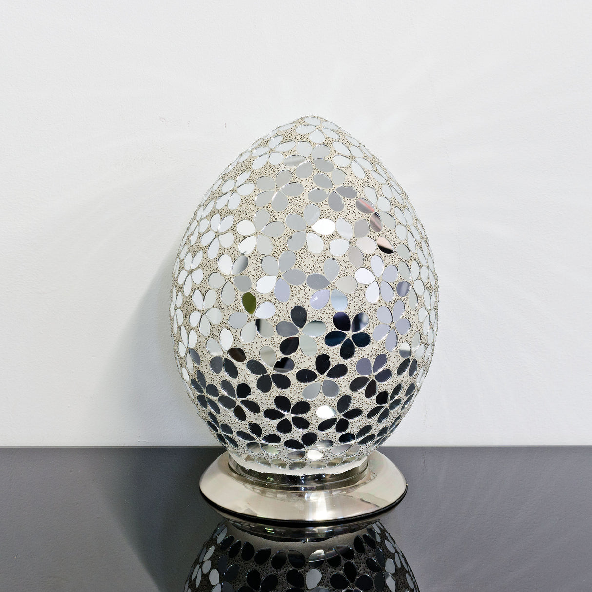 Mirrored Flower Medium Mosaic Glass Egg Lamp