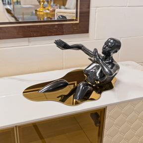 Liquid Embrace - Black & Gold Sculpture – Sculpture by Febland