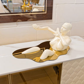 Liquid Embrace - Cream & Gold Sculpture – Sculpture by Febland