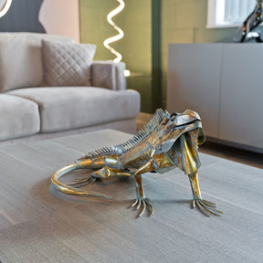 Metal Iguana Sculpture – Animal Sculpture by Febland